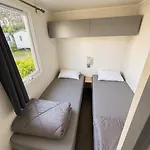 Mobilhome 6-8 Personnes Les Viviers 4 Etoiles Cap Ferret Деревянный коттедж Леж-Кап-Ферре